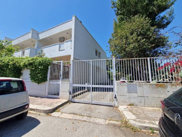 casa indipendente in vendita a Bari in zona Carrassi
