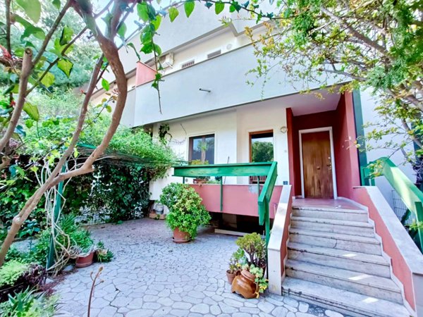 casa indipendente in vendita a Bari in zona Città Vecchia