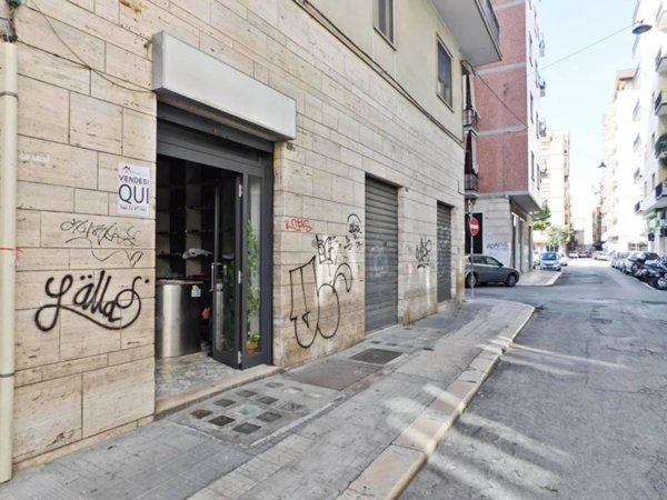 negozio in vendita a Bari in zona San Pasquale