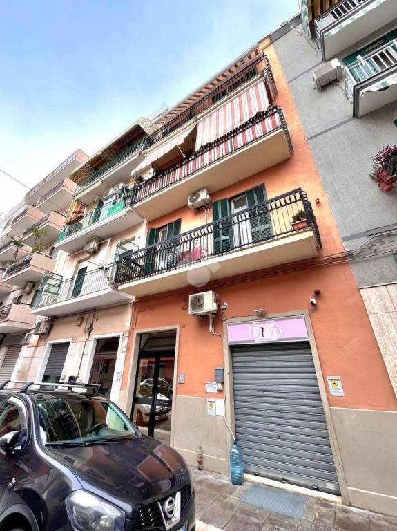 locale commerciale in vendita a Bari in zona Carrassi