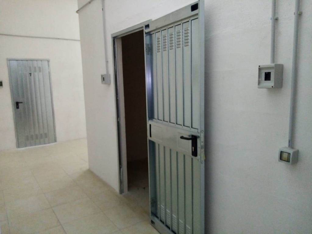 negozio in vendita a Bari in zona Poggiofranco