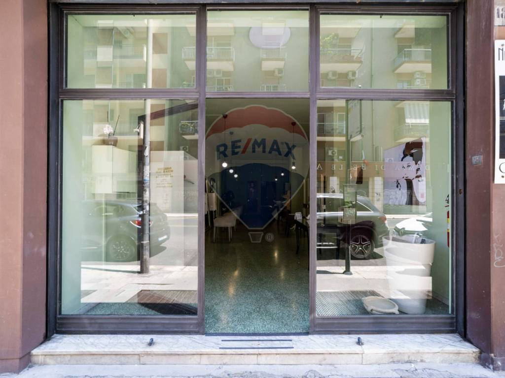 negozio in vendita a Bari in zona San Pasquale