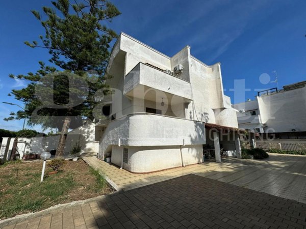 casa indipendente in vendita a Bari in zona Palese/Macchie