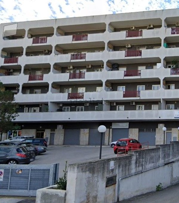 locale commerciale in vendita a Bari in zona Poggiofranco