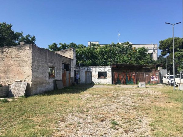capannone in vendita a Bari
