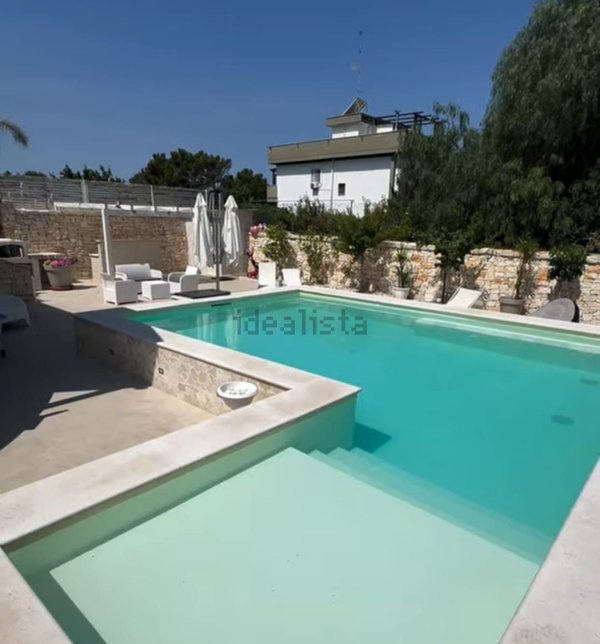 esavano in vendita a Bari in zona Palese/Macchie