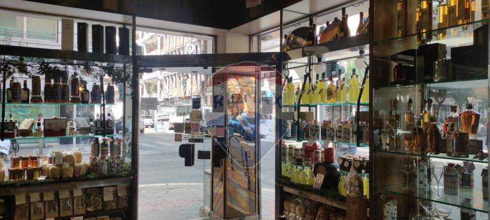 locale commerciale in vendita a Bari