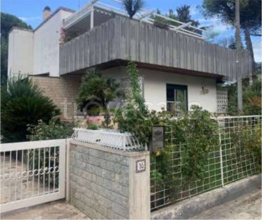 casa indipendente in vendita a Bari in zona Carbonara