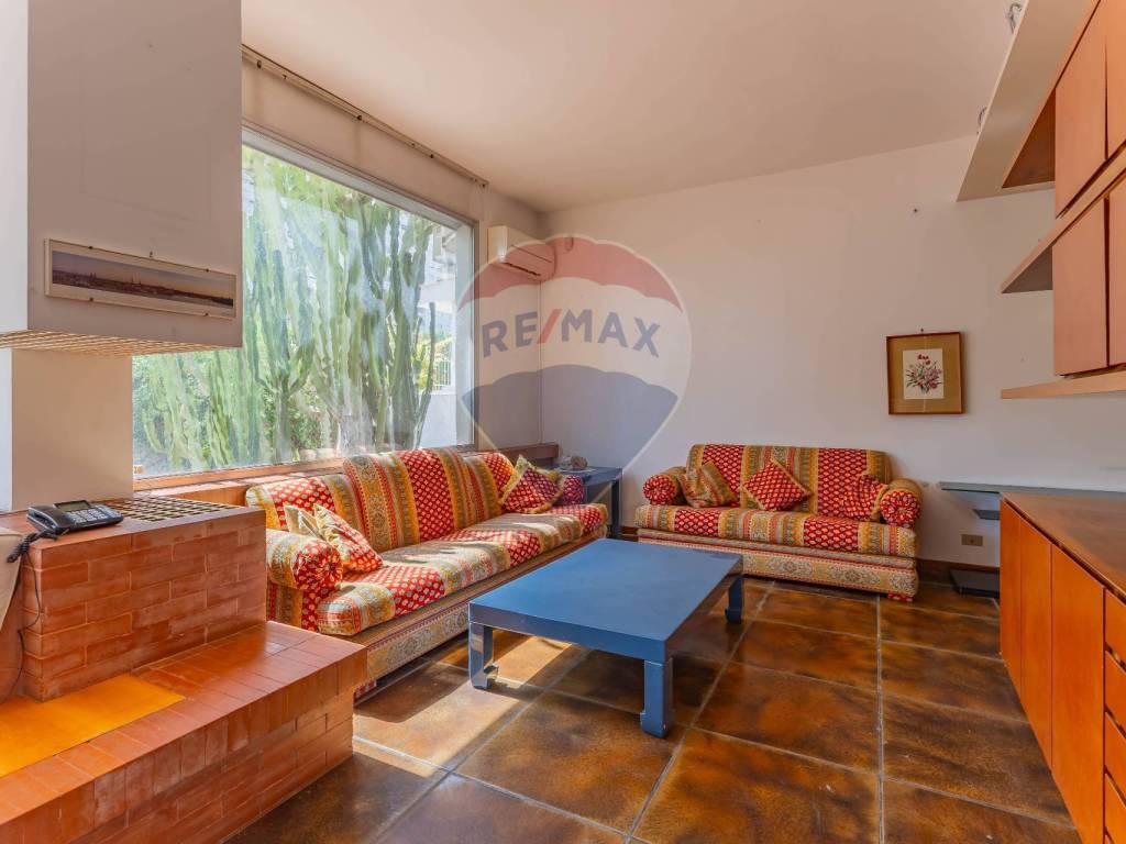 casa indipendente in vendita a Bari in zona Picone