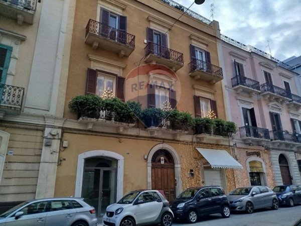 negozio in vendita a Bari in zona Murat