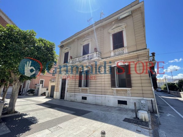 casa indipendente in vendita a Bari in zona Città Vecchia