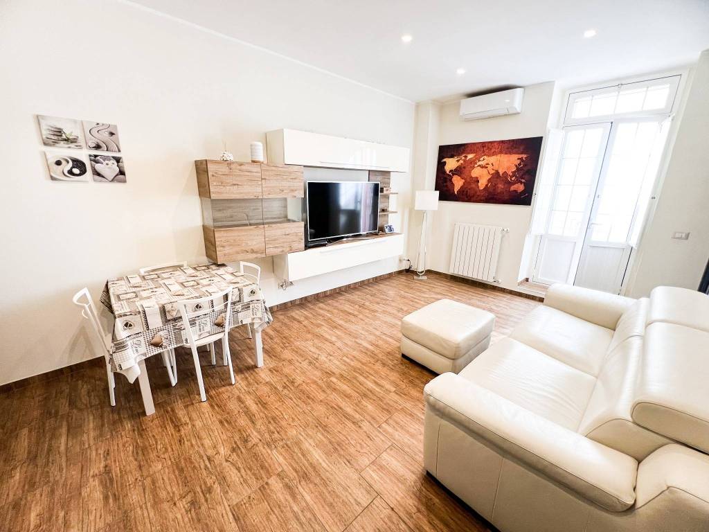 casa indipendente in vendita a Bari in zona Città Vecchia
