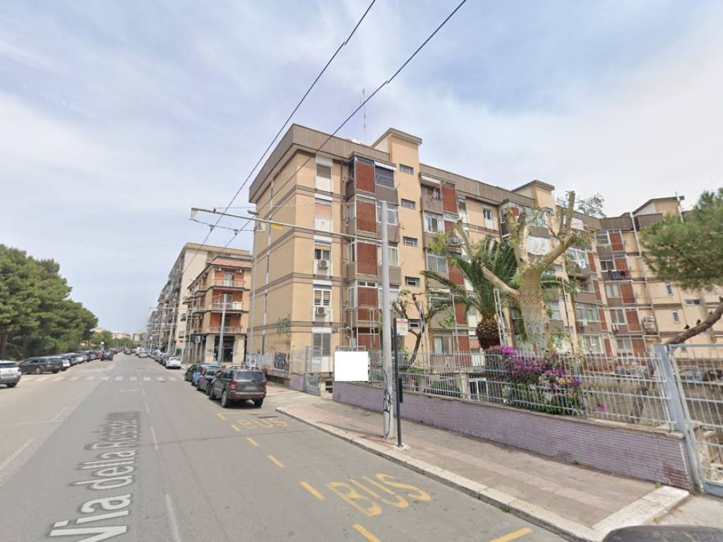 negozio in vendita a Bari in zona Carrassi