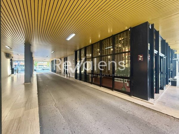negozio in vendita a Bari in zona Torre a Mare
