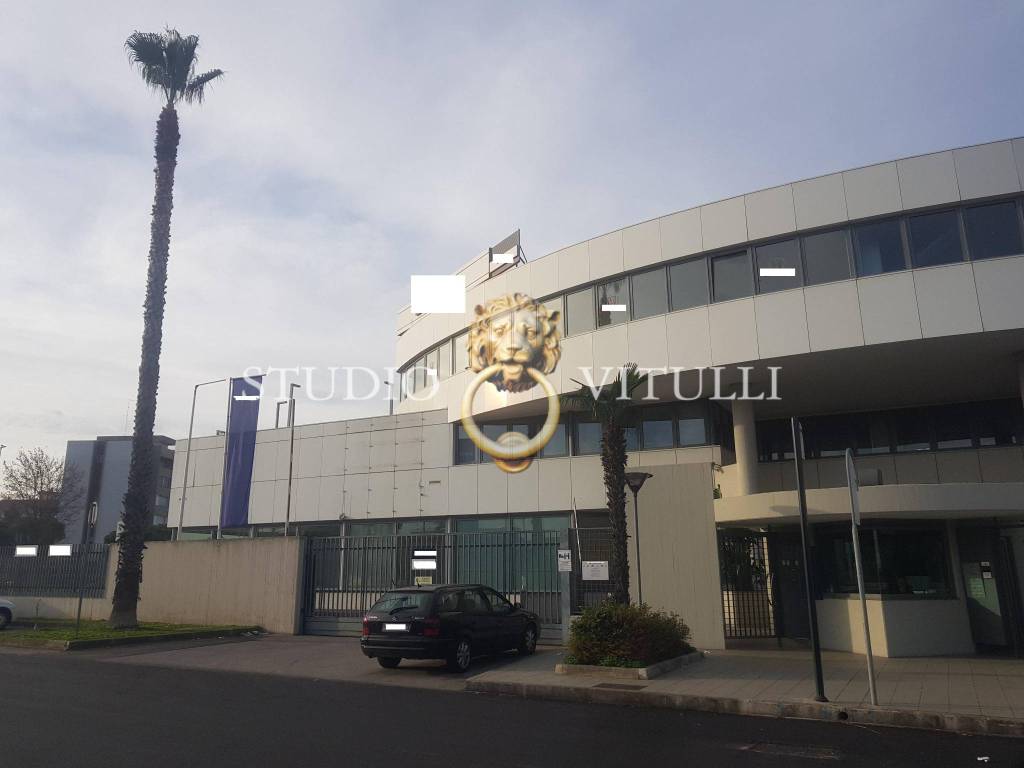 capannone in vendita a Bari in zona Stanic