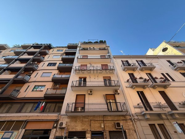 locale commerciale in vendita a Bari in zona Madonnella