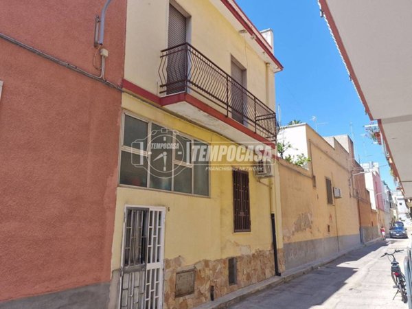 casa indipendente in vendita a Bari in zona Carbonara