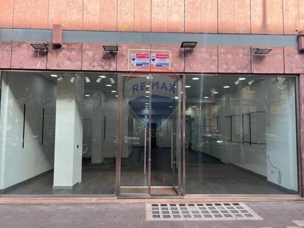 negozio in vendita a Bari in zona Murat