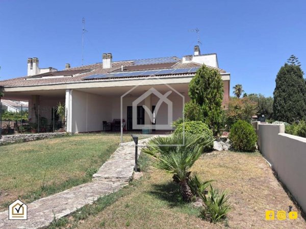 casa indipendente in vendita a Bari in zona Poggiofranco
