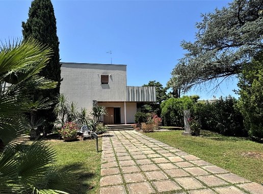 casa indipendente in vendita a Bari in zona Carbonara