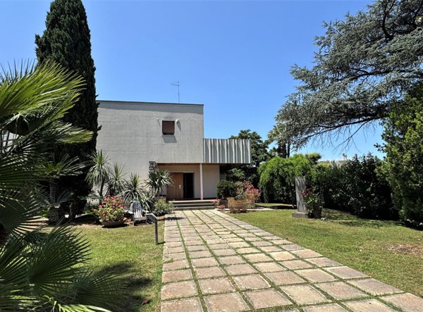 casa indipendente in vendita a Bari in zona Murat