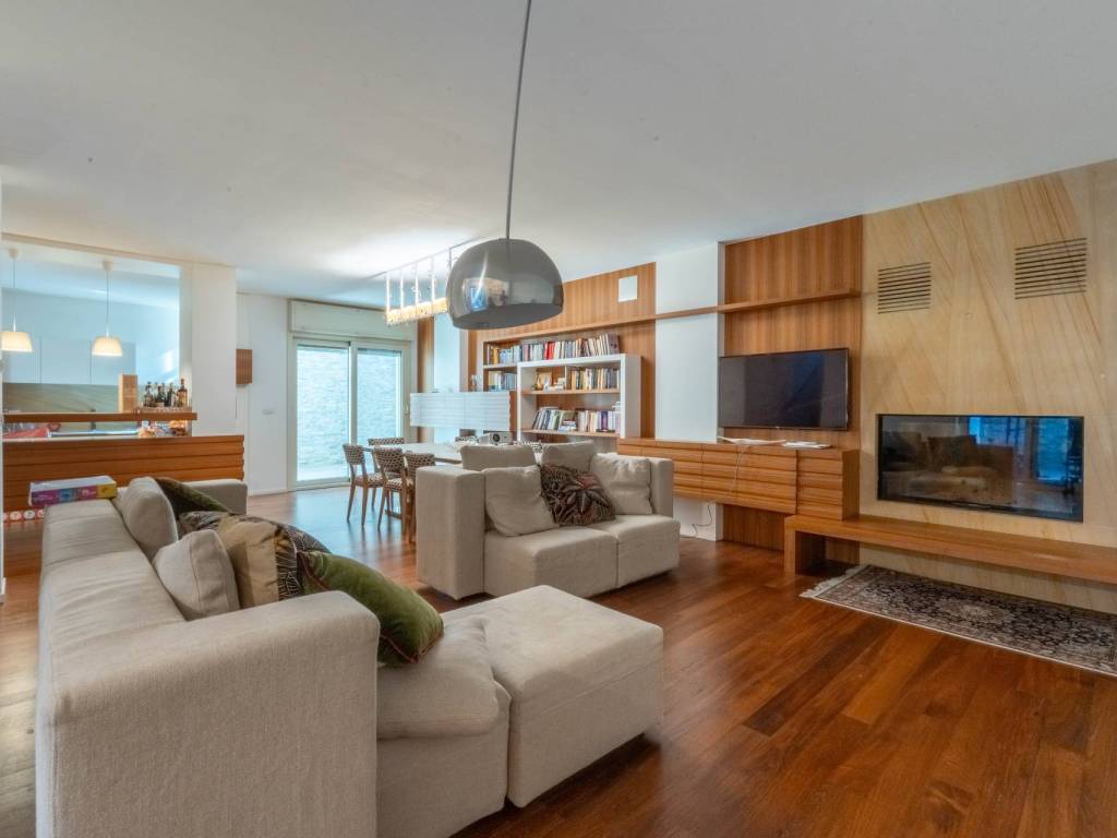 casa indipendente in vendita a Bari in zona Poggiofranco