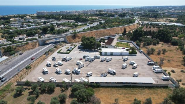 locale commerciale in vendita a Bari in zona Japigia