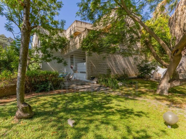 casa indipendente in vendita a Bari in zona Carbonara