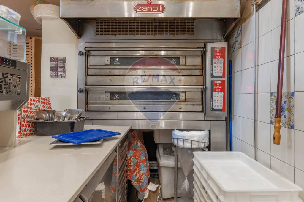 negozio in vendita a Bari in zona San Pasquale