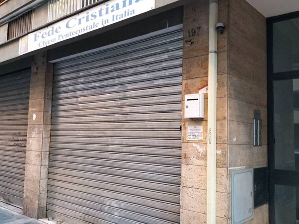 negozio in vendita a Bari in zona Libertà