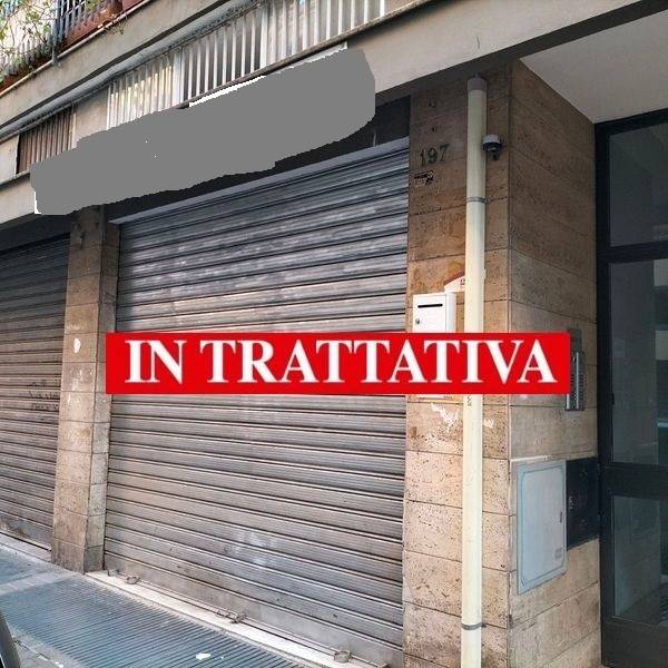 negozio in vendita a Bari in zona Libertà