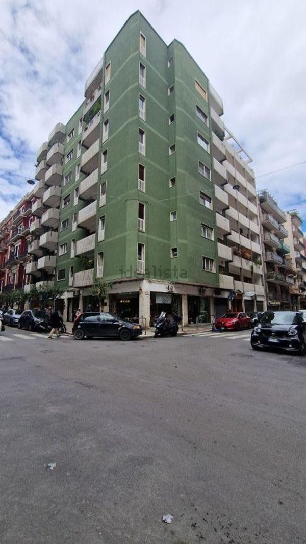 locale commerciale in vendita a Bari in zona Murat