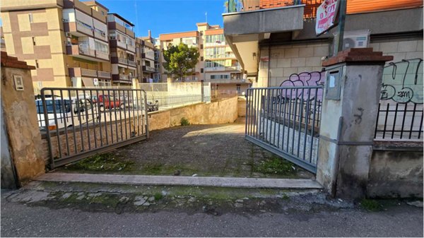 locale di sgombero in vendita a Bari in zona Poggiofranco