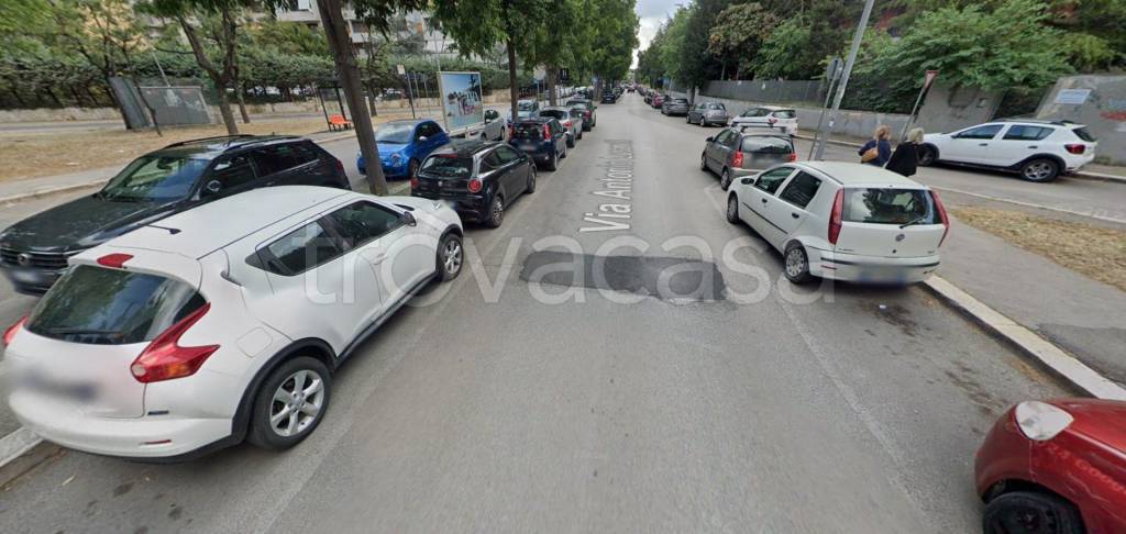 negozio in vendita a Bari in zona Poggiofranco