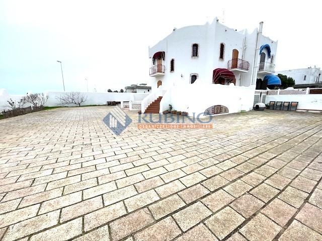 casa indipendente in vendita a Bari in zona Palese/Macchie