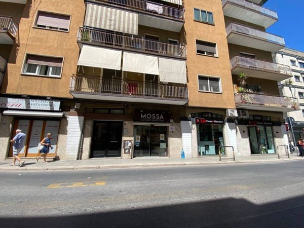 negozio in vendita a Bari in zona Carrassi