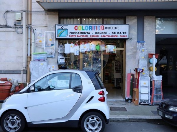 negozio in vendita a Bari in zona Murat