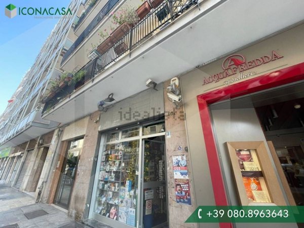 locale commerciale in vendita a Bari in zona Japigia