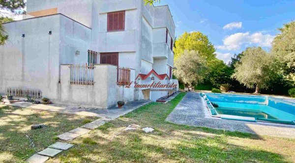 casa indipendente in vendita a Bari in zona Carbonara