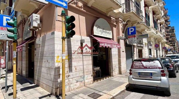 negozio in vendita a Bari in zona Murat
