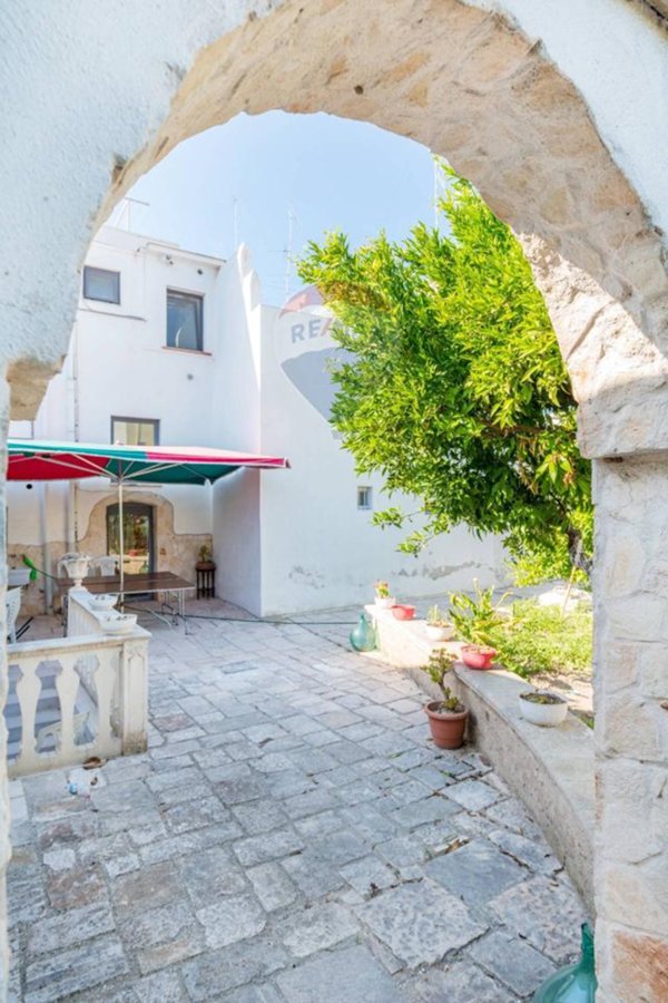 casa indipendente in vendita a Bari in zona Ceglie del Campo