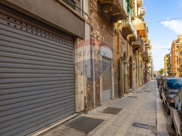 negozio in vendita a Bari in zona Libertà