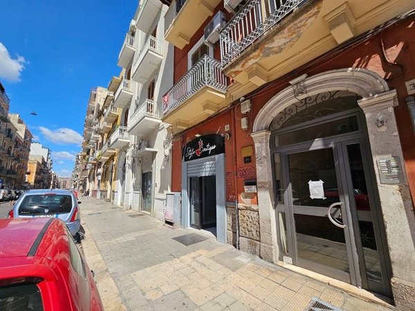 negozio in vendita a Bari in zona Libertà