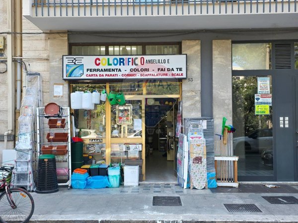 locale commerciale in vendita a Bari in zona Murat