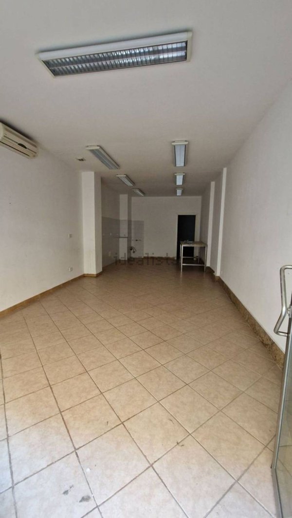 locale commerciale in vendita a Bari in zona San Pasquale
