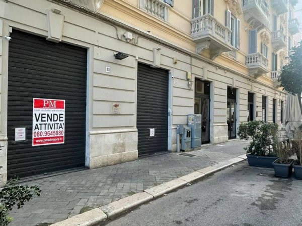 negozio in vendita a Bari in zona Murat