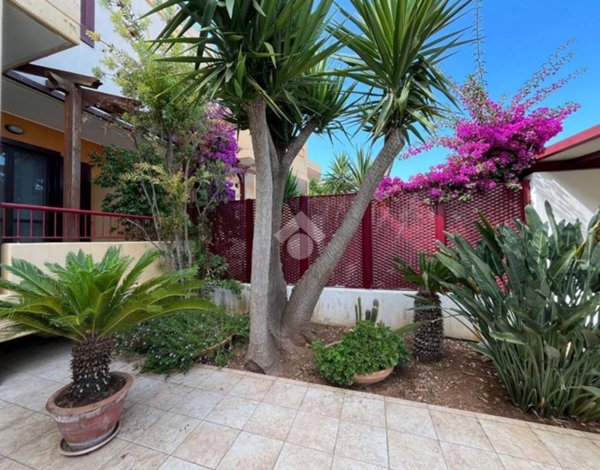 casa indipendente in vendita a Bari in zona Torre a Mare