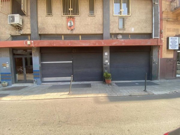 negozio in vendita a Bari in zona Murat