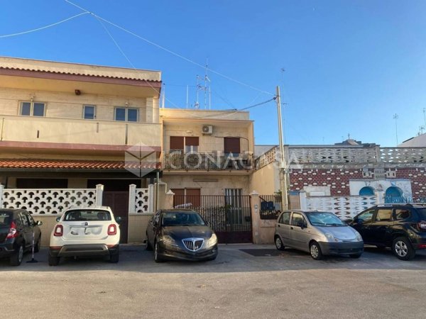 casa indipendente in vendita a Bari in zona Fesca