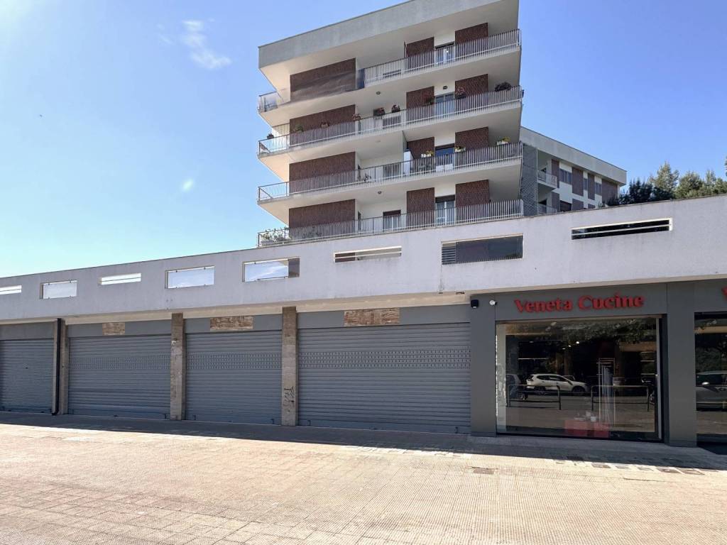 negozio in vendita a Bari in zona San Pasquale